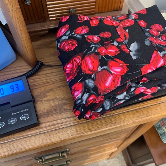 Vogue Fashion Rose Print Dress SZ Medium may have been altered to a small - Picture 11 of 14